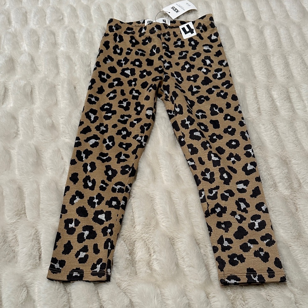 Kids size 4 Sandstorm Dixie Leopard Print Kids Leggings.  New With Tags
